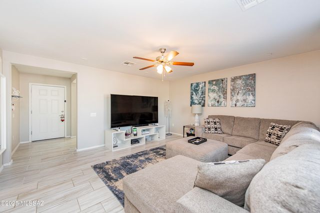 21224 E Freedom Drive, Red Rock, AZ 85145