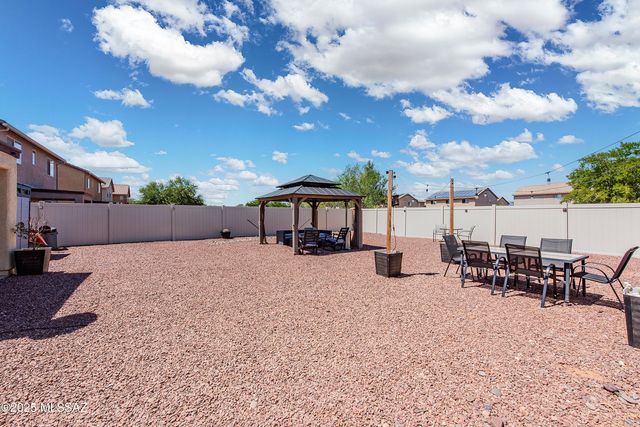 21224 E Freedom Drive, Red Rock, AZ 85145
