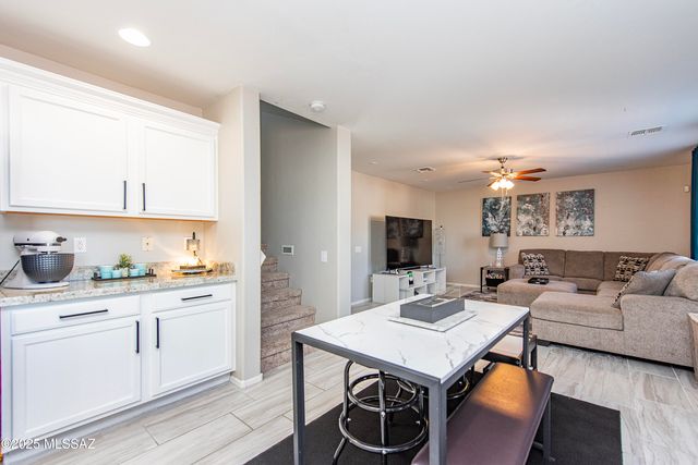 21224 E Freedom Drive, Red Rock, AZ 85145