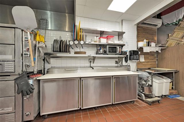 7293 NW 36st, Miami, FL 33166