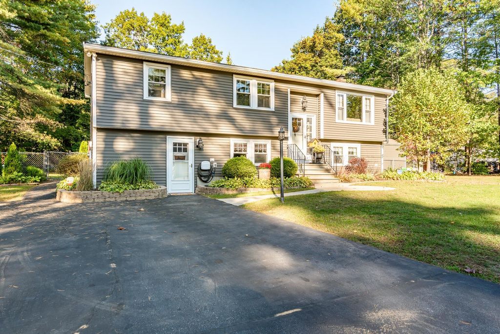 8 Susan Lane, Rochester, NH 03867