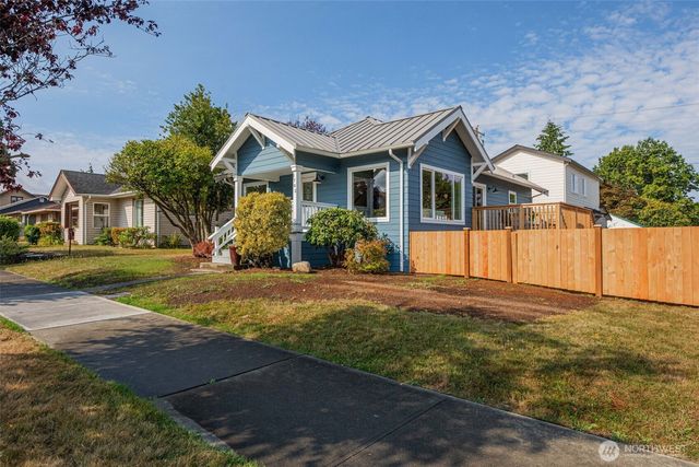 1702 Rainier Avenue, Everett, WA 98201
