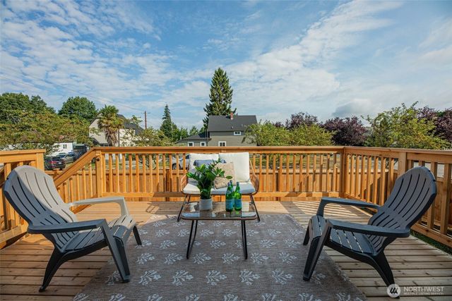 1702 Rainier Avenue, Everett, WA 98201