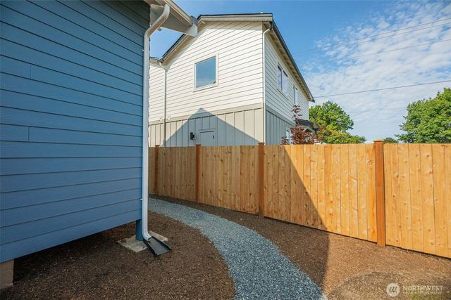 1702 Rainier Avenue, Everett, WA 98201