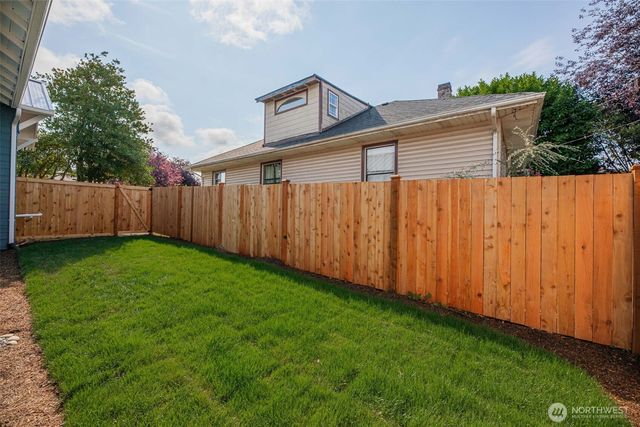 1702 Rainier Avenue, Everett, WA 98201