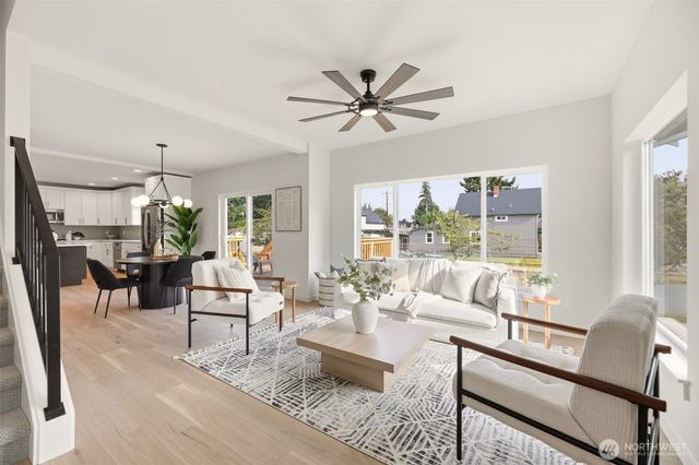 1702 Rainier Avenue, Everett, WA 98201