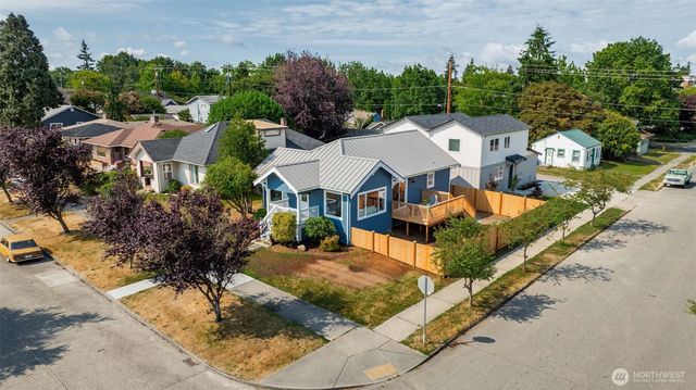 1702 Rainier Avenue, Everett, WA 98201