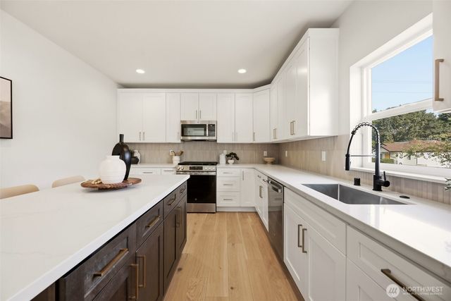 1702 Rainier Avenue, Everett, WA 98201