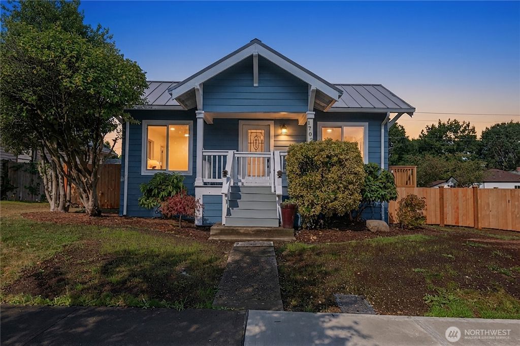 1702 Rainier Avenue, Everett, WA 98201