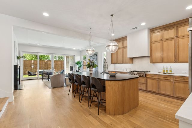 7611 Caillet Street, Dallas, TX 75209