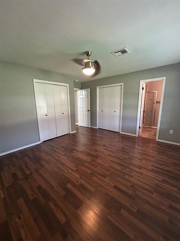 7614 SW Cherokee Ave, Lawton, OK 73505