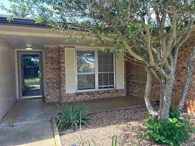 7614 SW Cherokee Ave, Lawton, OK 73505