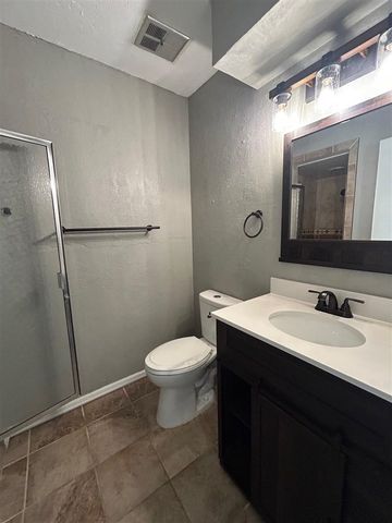 7614 SW Cherokee Ave, Lawton, OK 73505