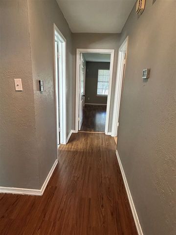 7614 SW Cherokee Ave, Lawton, OK 73505