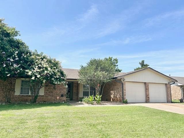 7614 SW Cherokee Ave, Lawton, OK 73505