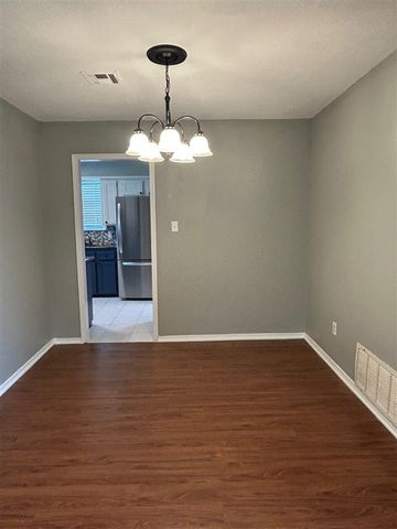 7614 SW Cherokee Ave, Lawton, OK 73505