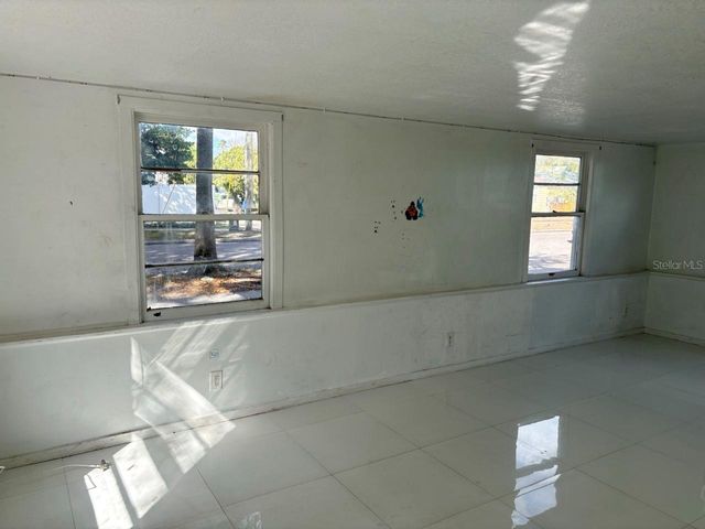 2635 9TH AVENUE N, St Petersburg, FL 33713