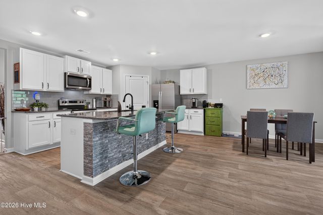 8322 E Highcroft Drive NE, Leland, NC 28451
