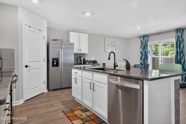 8322 E Highcroft Drive NE, Leland, NC 28451