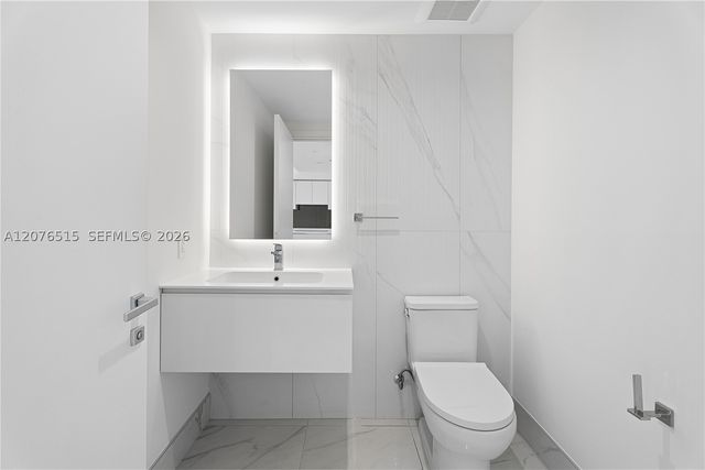 1170 E Hallandale Beach Blvd 304, Hallandale Beach, FL 33009