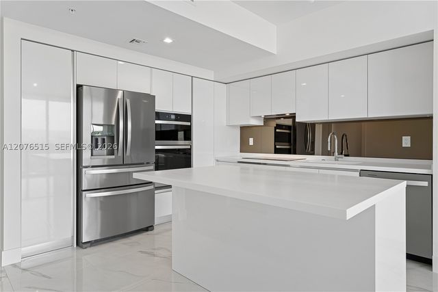 1170 E Hallandale Beach Blvd 304, Hallandale Beach, FL 33009
