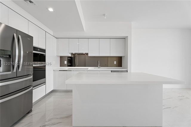 1170 E Hallandale Beach Blvd 304, Hallandale Beach, FL 33009