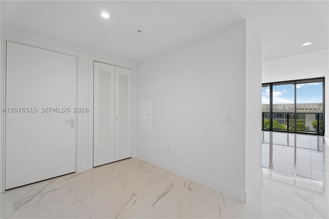 1170 E Hallandale Beach Blvd 304, Hallandale Beach, FL 33009