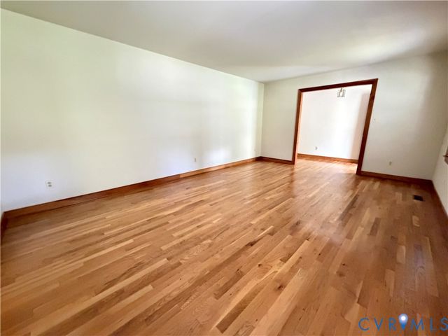 3933 Dunraven Rd, North Chesterfield, VA 23236