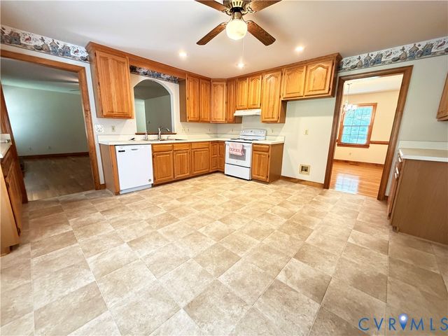 3933 Dunraven Rd, North Chesterfield, VA 23236