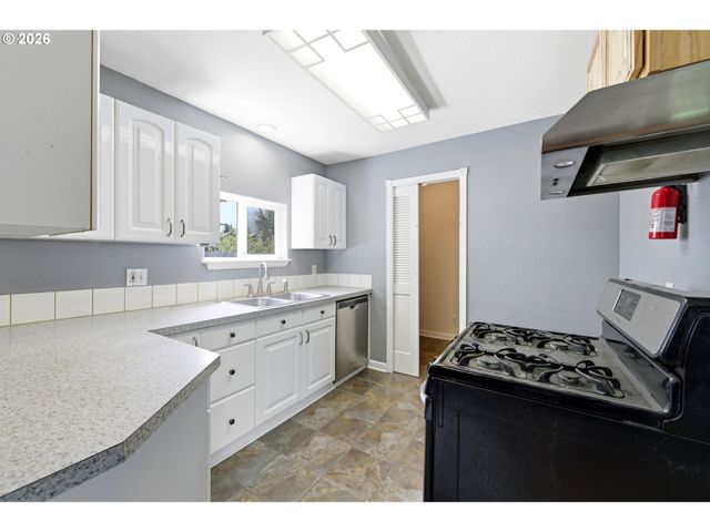 4175 BROOKS Ave Ne, Keizer, OR 97303