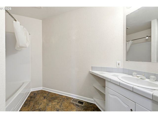 4175 BROOKS Ave Ne, Keizer, OR 97303