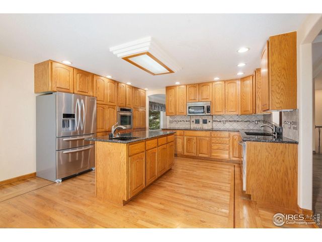 5137 Stoneridge Dr, Loveland, CO 80537