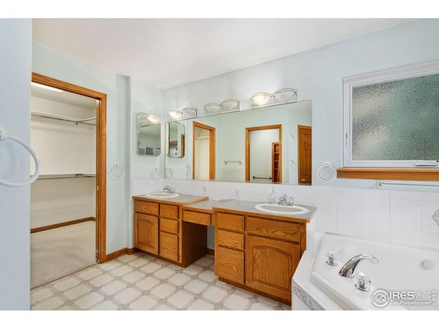 5137 Stoneridge Dr, Loveland, CO 80537