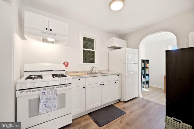 3048 WESTFALL PL, Falls Church, VA 22042