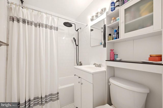 3048 WESTFALL PL, Falls Church, VA 22042