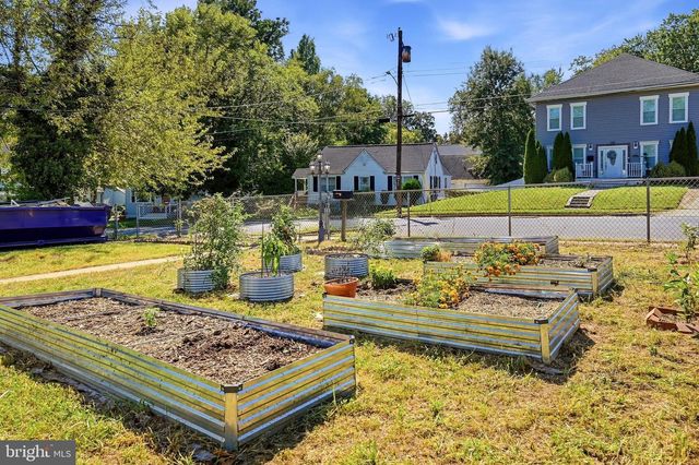 3048 WESTFALL PL, Falls Church, VA 22042
