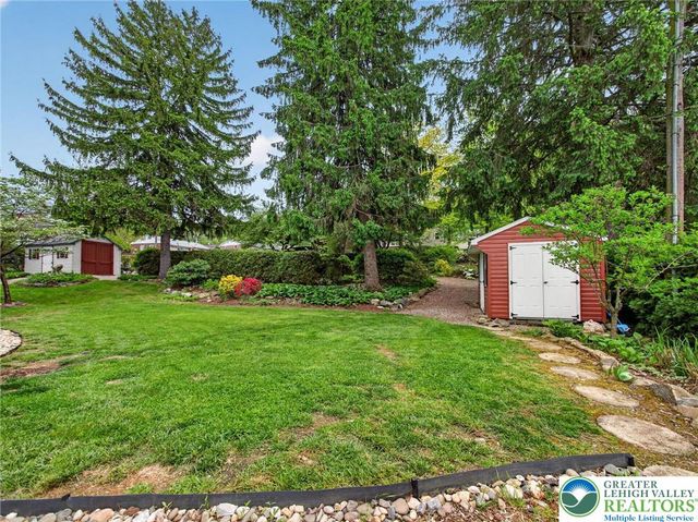 1346 East Emmaus Avenue, Salisbury Twp, PA 18103