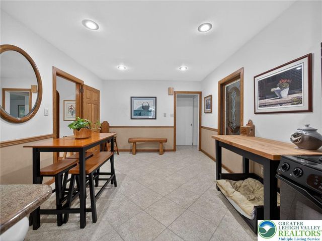 1346 East Emmaus Avenue, Salisbury Twp, PA 18103
