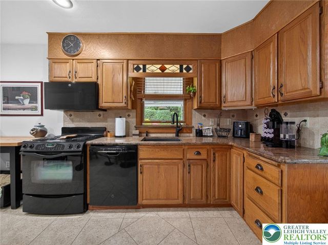 1346 East Emmaus Avenue, Salisbury Twp, PA 18103
