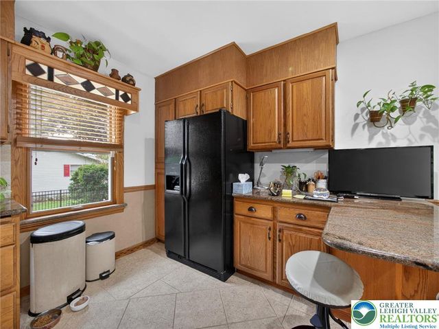 1346 East Emmaus Avenue, Salisbury Twp, PA 18103