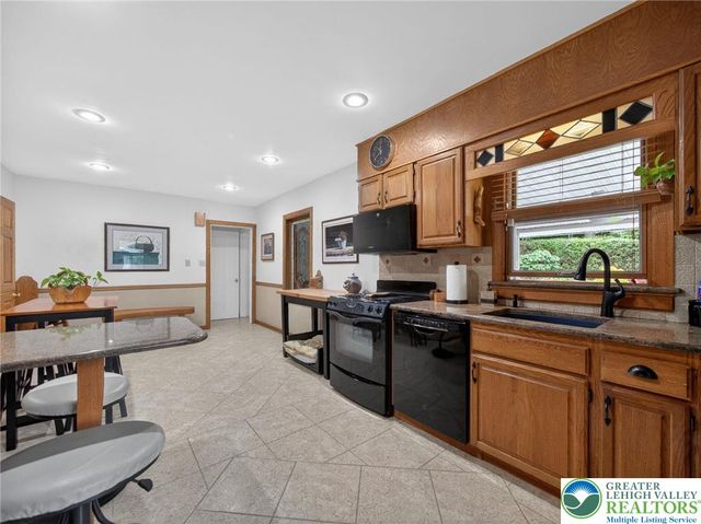 1346 East Emmaus Avenue, Salisbury Twp, PA 18103