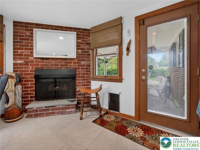 1346 East Emmaus Avenue, Salisbury Twp, PA 18103