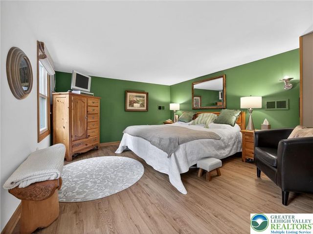 1346 East Emmaus Avenue, Salisbury Twp, PA 18103