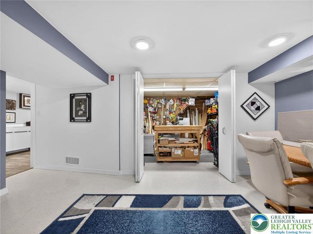 1346 East Emmaus Avenue, Salisbury Twp, PA 18103