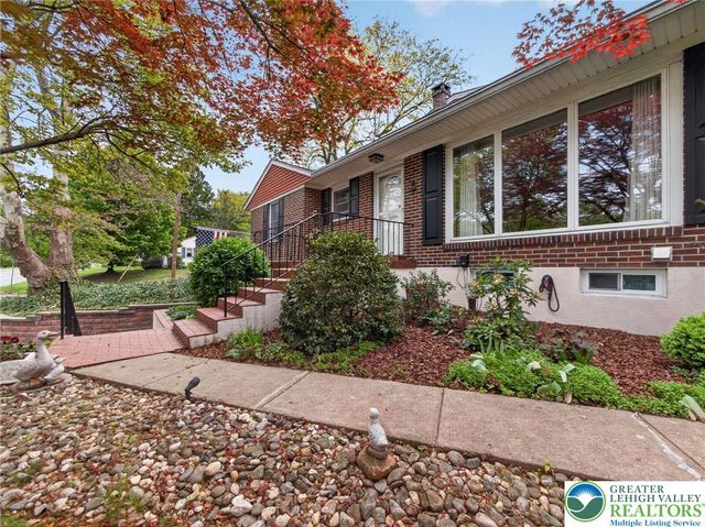 1346 East Emmaus Avenue, Salisbury Twp, PA 18103