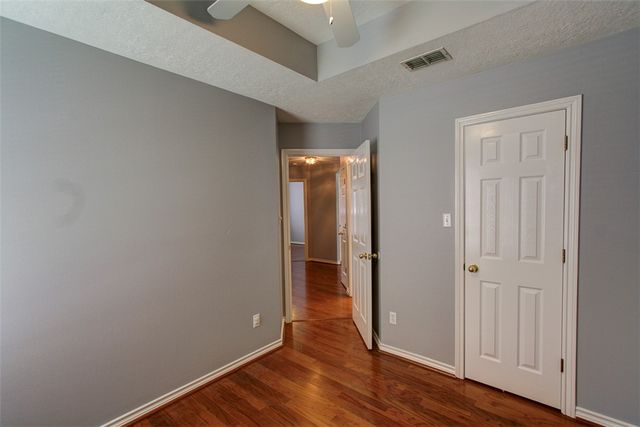 305 Landsburg Lane, College Station, TX 77845