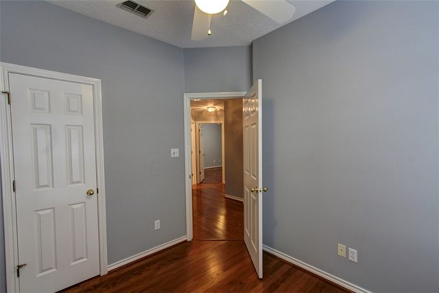 305 Landsburg Lane, College Station, TX 77845