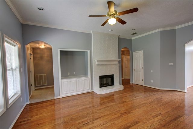 305 Landsburg Lane, College Station, TX 77845