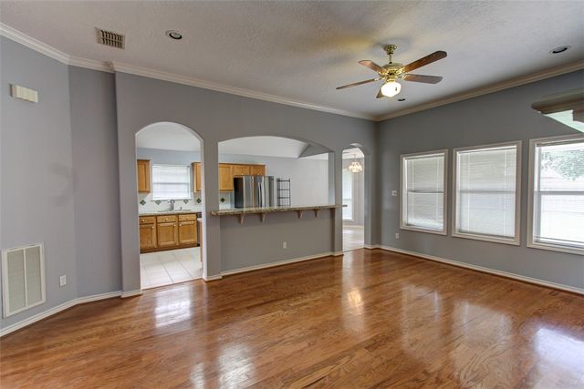 305 Landsburg Lane, College Station, TX 77845