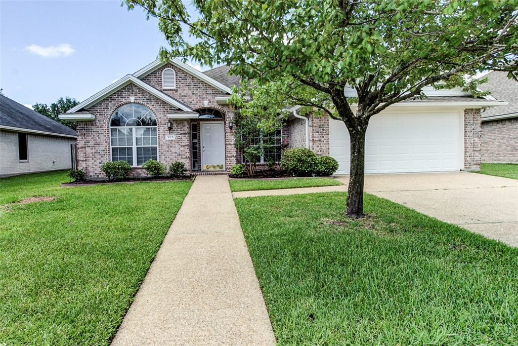 305 Landsburg Lane, College Station, TX 77845